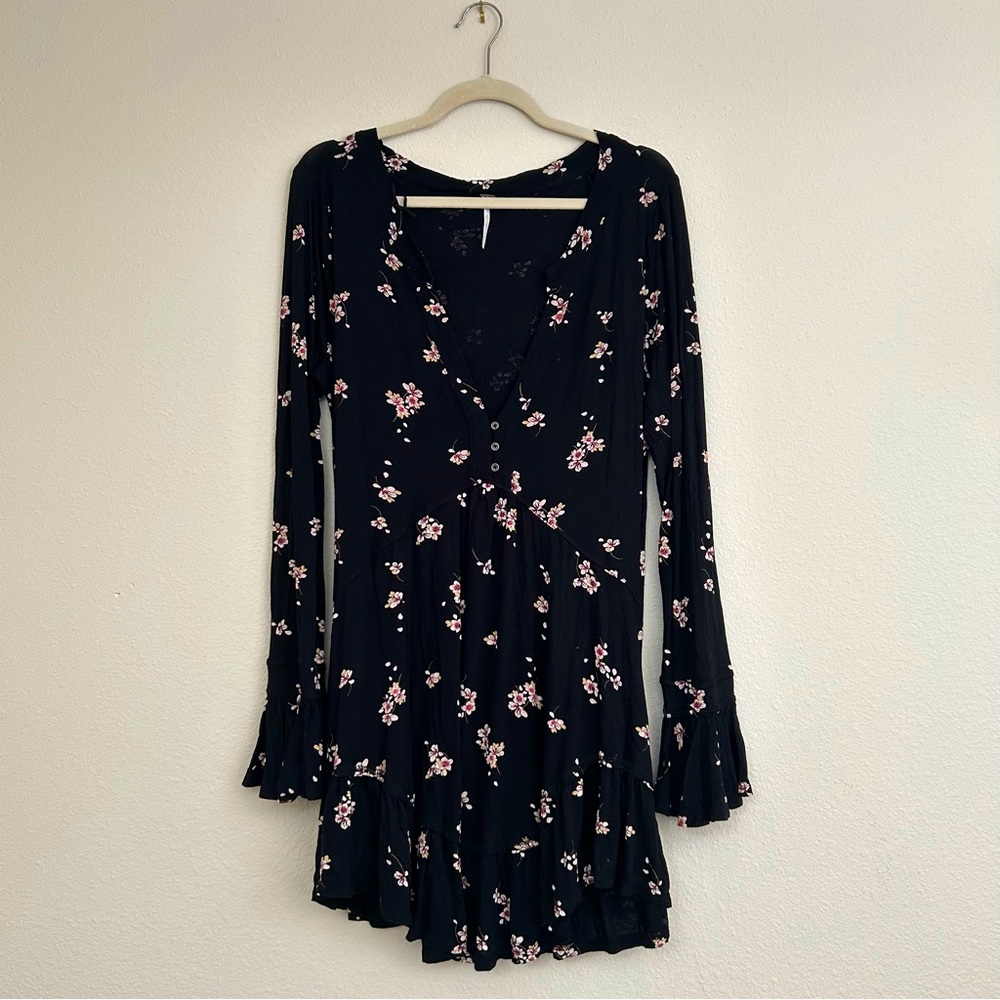 Free People - Black Mini Cherry Blossom Print Bell-Sleeved Ruffle-Hem Dress - L